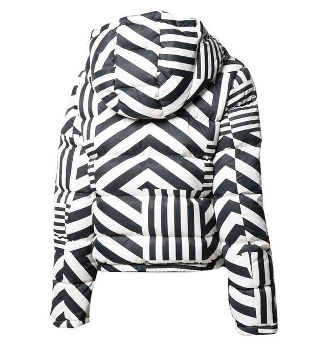 Grozavu's Fashionable Hooded Down Jacket: Winter Stripes Parka for Women at €112.99