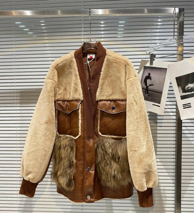 Elegante cappotto in pelle vintage con dettaglio in pelliccia