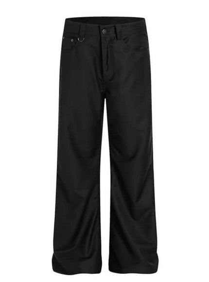 Model wearing Black black basic jeans by Grozavu