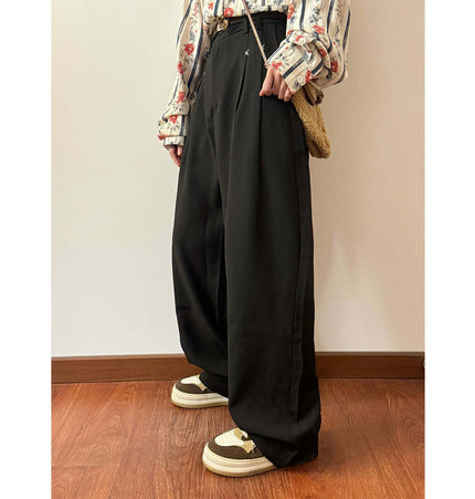 Wide Leg Straight Casual Pants – Loose Fit worn by a model, showcasing a relaxed and stylish silhouette.