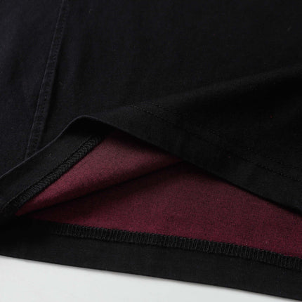 Detail of the fabric underneath the Retro Splatter Print T-Shirt – Loose Fit showcasing its premium quality and relaxed design.