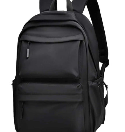 Rucsac cu curea ajustabilă și multiple buzunare