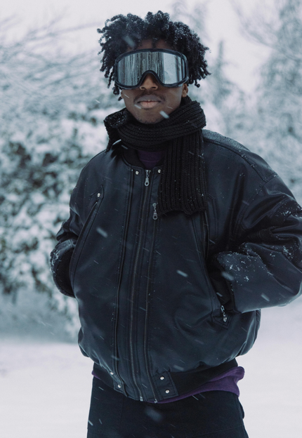 <strong>ELTON BELT</strong> | up close