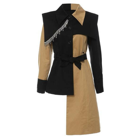 Éblouissez avec style : la veste coupe-vent à franges et strass de Grozavu !