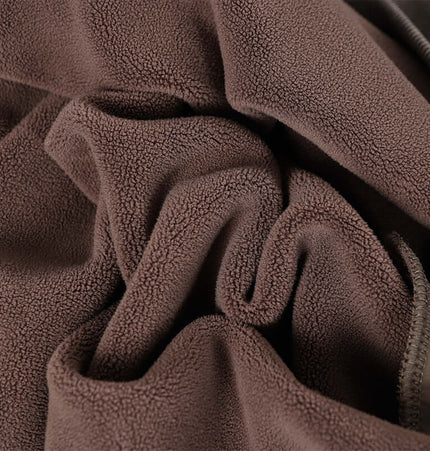 American Retro Washed Hoodie – Loose Fit fabric close-up, showcasing soft and cozy texture ideal for casual winter wear.