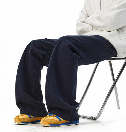 Heavyweight Wide-Leg Pants - Loose Fit worn with casual style, relaxed fit showcasing modern street fashion.