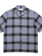 grilaj de fundal albastru deschis