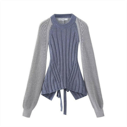 Grozavu Style: Round Neck Knitted Sweater with a Chic Open Back at €32.99