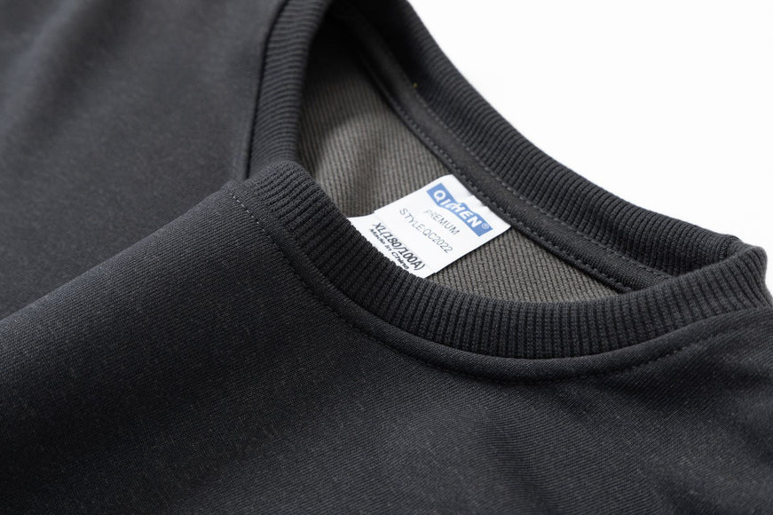 Felpa con cappuccio di media lunghezza con stampa di renna natalizia