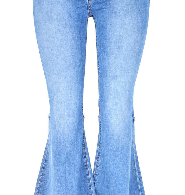 Grozavu Retro High-Waist Wide-Leg Flare Denim Pants at €39.00