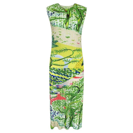 Grozavu Printed Sleeveless V-Neck Dress: Summer Fashion Statement at €86.99