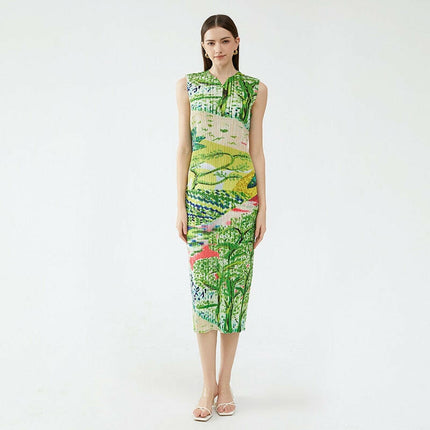 Grozavu Printed Sleeveless V-Neck Dress: Summer Fashion Statement at €86.99