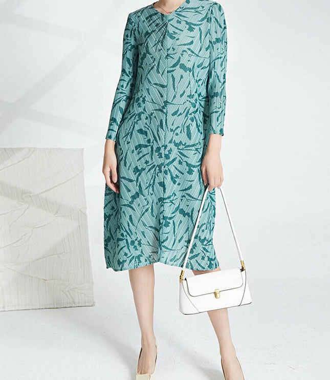Grozavu V-Neck Printed Pleated Dress: A-Line Style