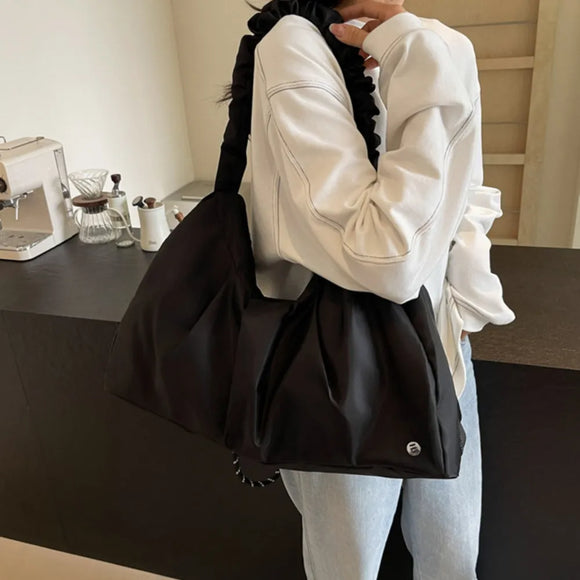 Gerüschte Große Tragetasche