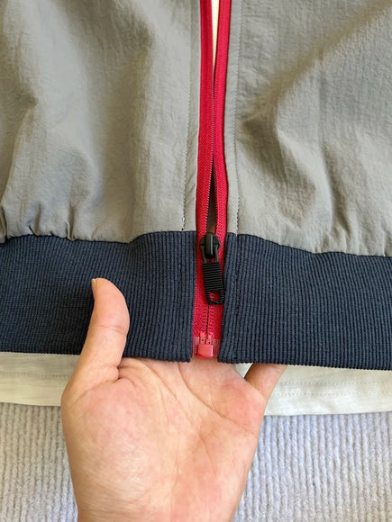 Veste de sport rétro à col montant en patchwork avec manches raglan à trois bandes