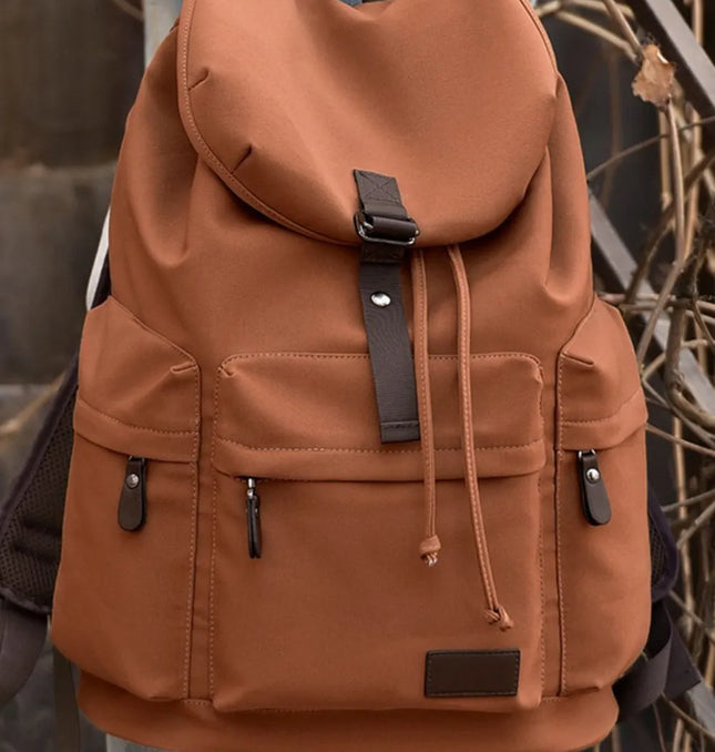 Zaino in tela con spallacci regolabili