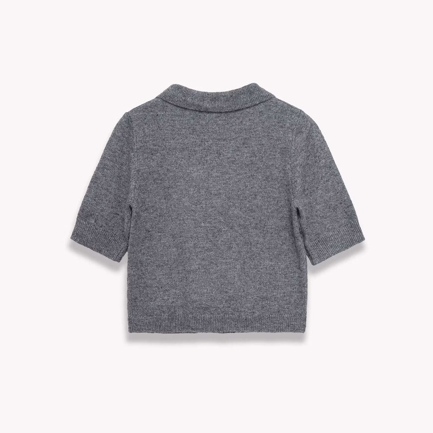 Gray polo collar with Grozavu logo