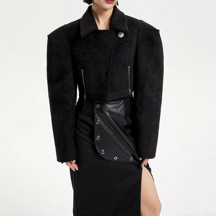 Grozavu's Chic Silhouette: Wide-Shoulder Lady Coat for Fashion-Forward Women at €85.99