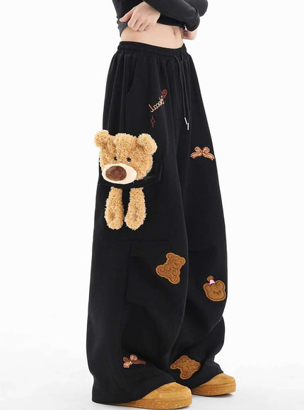 Black embroidered sweatpants with Grozavu logo