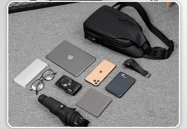 Outdoor Large Capacity Messenger Bag