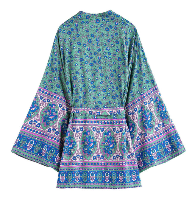 Vacation Vibes: Loose-Fit Cotton Totem Print Cardigan! at €37.99