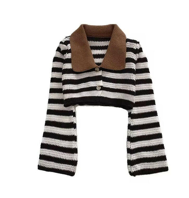 Elevate Your Winter Wardrobe: Grozavu's Fashionable Striped Knitted Cardigan! at €30.99