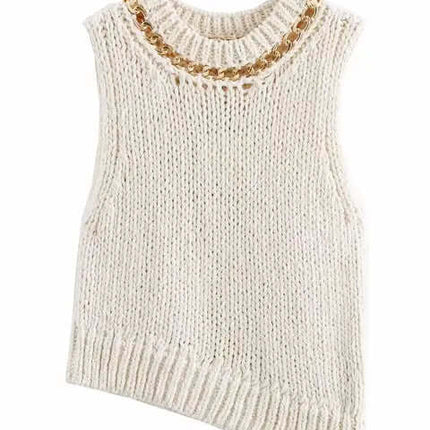 Asymmetrical Chain Knit Tank Top – Slim Fit featuring a decorative gold chain detail and modern sleeveless design.