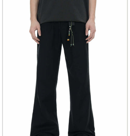 Classic Straight Pants – Slimming Fit displayed on a model, featuring a modern straight-leg cut and comfortable design.