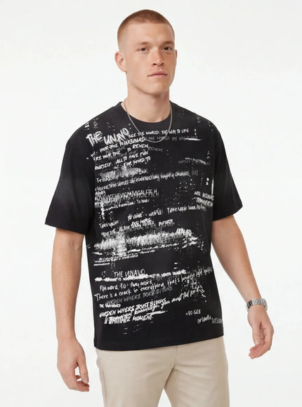 Minimalist T-Shirt by Grozavu - Studio Focus (Pos 1)