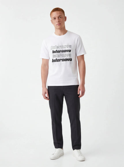 Camiseta Refinada – de Sarga de Lujo para un Look Sin Esfuerzo