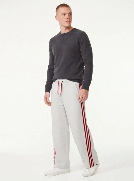 Essential Pants by Grozavu - Close-up (Pos 14)