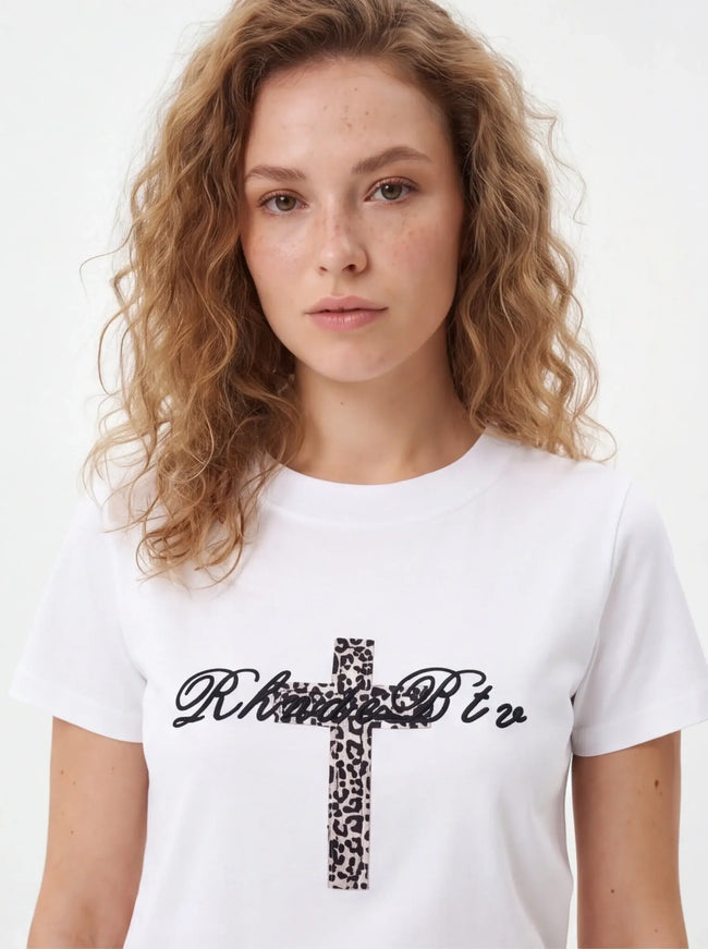 Dynamic T-Shirt by Grozavu - Lifestyle Perspective (Pos 3)
