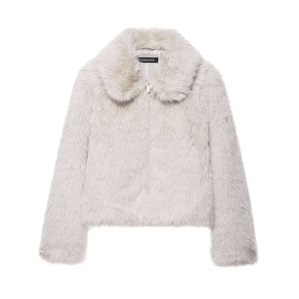 Faux Fur Zipper Coat – Elegant Fit showcasing a luxurious white fur-effect finish and modern silhouette.