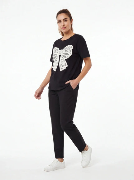 T-Shirt Firmata – da Cotone Supremo per Totale Libertà di Movimento