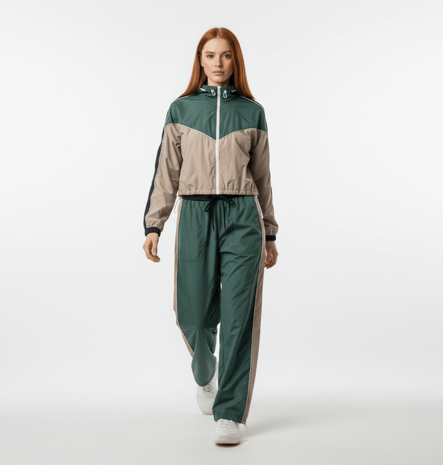 Color Block Jacket and Long Pants Set featuring a trendy long-sleeve jacket and matching long pants for women.