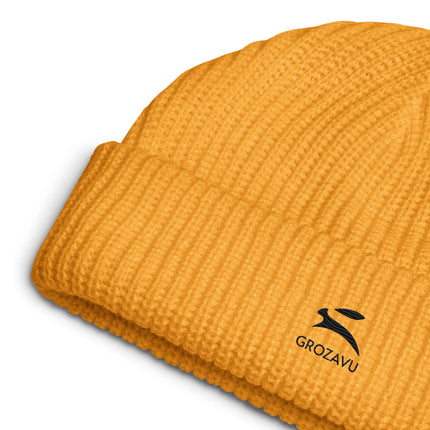 Grozavu beanie in bright yellow, showcasing a thick ribbed knit and logo for cozy, trendy warmth.