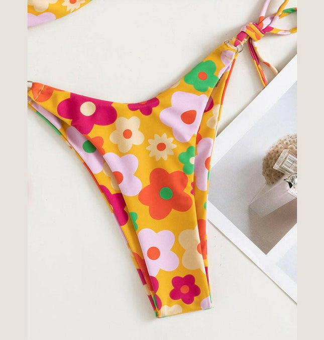 New Sweet Flower Print Sexy Metal Buckle Bikini at €20.99