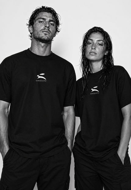@GrozavuCustomer che indossa la <a href="/it/collections/women-streetwear" title="Streetwear per Donne">Streetwear</a> in Romania