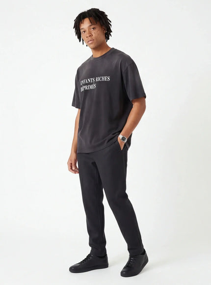 Tricou Minimalist – cu un Finisaj Mat în Ediție Limitată