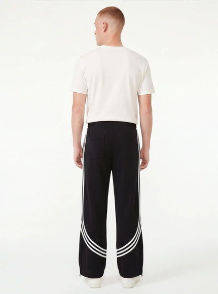 Essential Pants by Grozavu - Studio Focus (Pos 4)