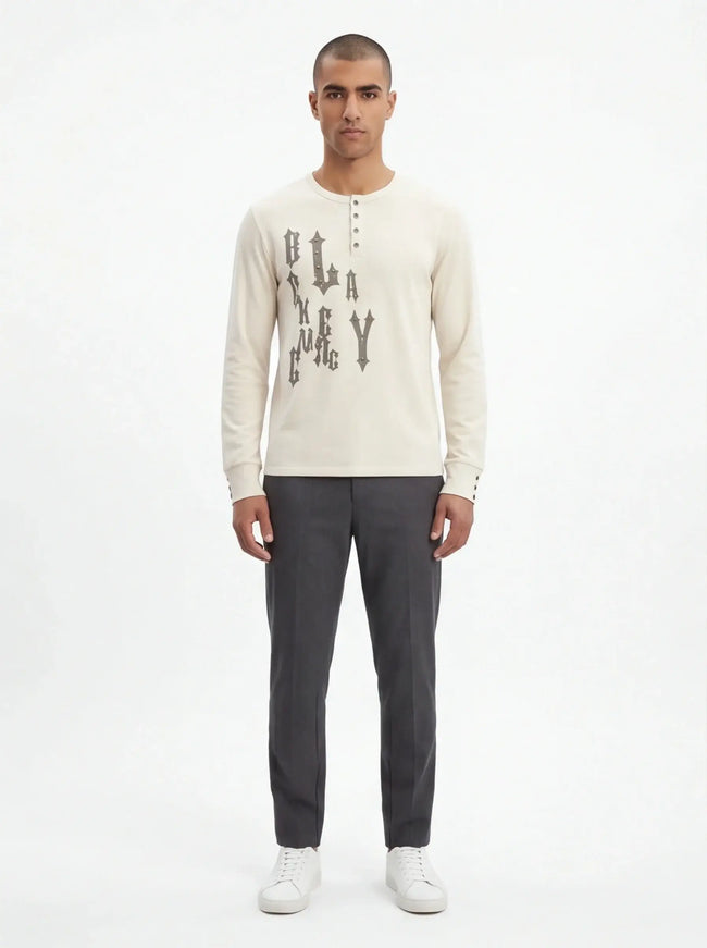 T-Shirt Avant-Garde – en Matériau Durable avec des Détails Raffinés