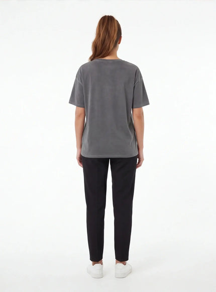 Camiseta Esencial – de Algodón Peinado para una Estética Urbana
