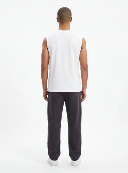 Abbigliamento Senza Tempo – con un Tocco Simile alla Seta per una Silhouette Audace