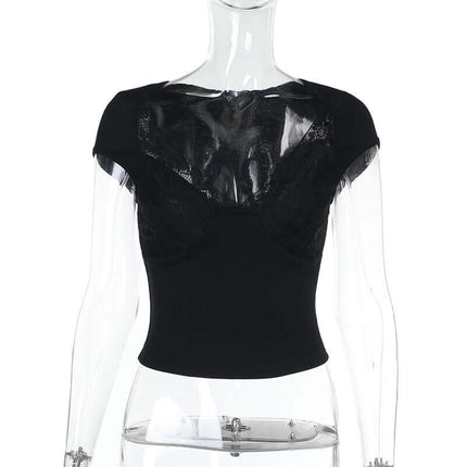 Lace Patchwork Strapless Vest – Slim Fit showcasing elegant lace design and flattering neckline on a mannequin.