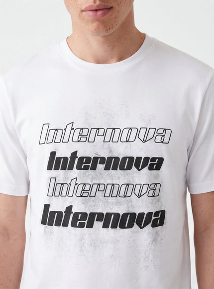 Camiseta Refinada – de Sarga de Lujo para un Look Sin Esfuerzo
