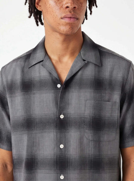 Signatur T-Shirt – mit feiner Textur in limitierter Auflage