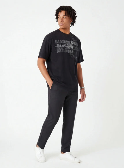 Abbigliamento Scolpito – in Fibra Organica per uno Stile Minimalista