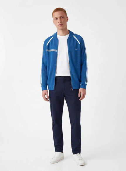 Ropa Minimalista – con un Acabado Mate para un Look Sofisticado