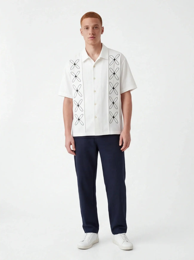 Camisa Minimalista – con Aislamiento Térmico para una Estética Urbana