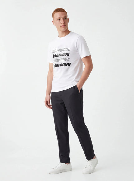 Camiseta Refinada – de Sarga de Lujo para un Look Sin Esfuerzo